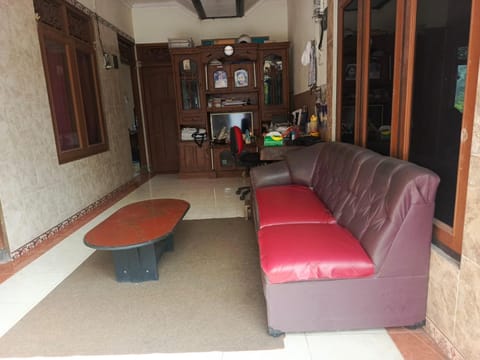 Pondok Dewi Yanti Vacation rental in Marga