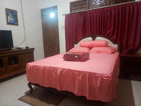 Pondok Dewi Yanti Vacation rental in Marga