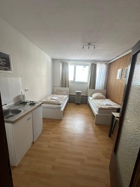 Bed, Kitchen or kitchenette, Photo of the whole room, Bedroom, towels