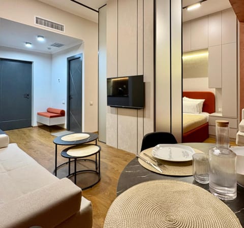 TV and multimedia, Living room, Photo of the whole room, Seating area, wardrobe