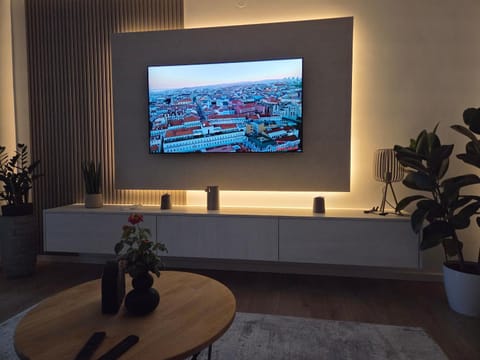 Communal lounge/ TV room, TV and multimedia, Evening entertainment