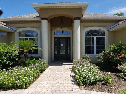 Property building, Facade/entrance
