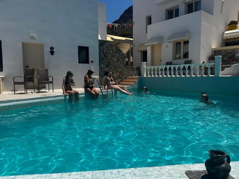 Pool view, Swimming pool, group of guests