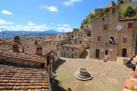Summer, Balcony/Terrace, On site, City view, Landmark view, Mountain view
