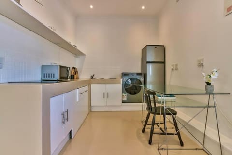 Compact Loft Apartment Fresnaye Apartment in Sea Point