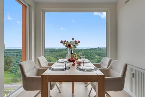 Day, View (from property/room), Living room, Seating area, Dining area