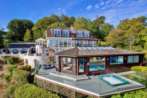 Property building, Facade/entrance, Off site, Day, Pool view