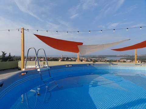 Swimming pool, Swimming pool