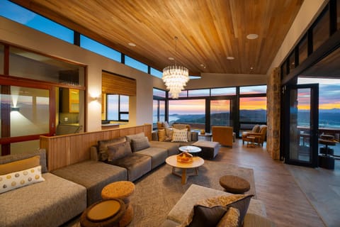 Living room, Lounge or bar, Seating area