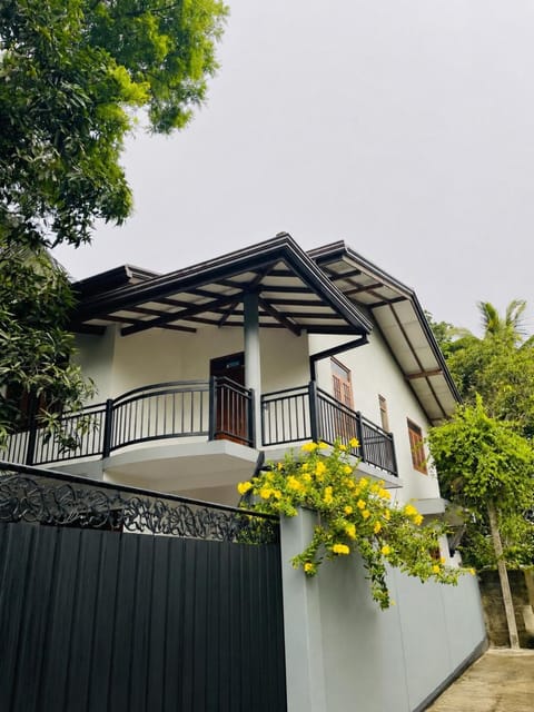 Property building, View (from property/room), Balcony/Terrace