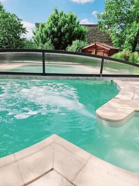Swimming pool, Swimming pool