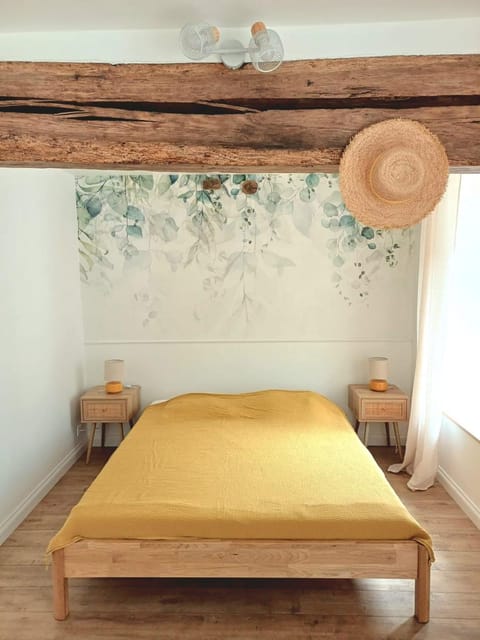 Petite maison cosy à Moret-sur-Loing, cour privée Apartment in Île-de-France