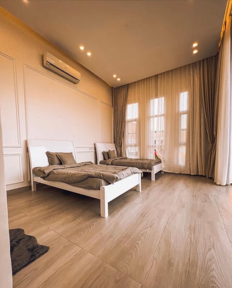 Bed, Photo of the whole room