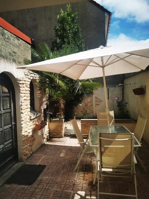 Patio, Dining area