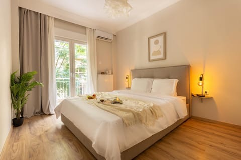 Bedroom, towels, air conditioner