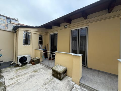Property building, Day, View (from property/room), Balcony/Terrace