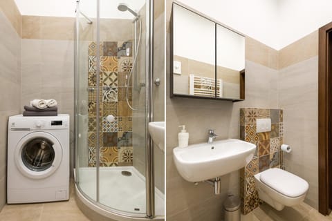 Shower, Toilet, Bathroom, towels, washing machine