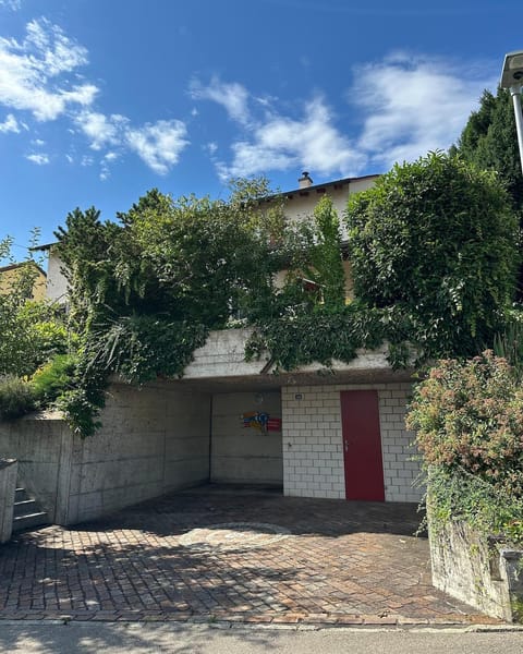 Property building, Facade/entrance, Parking