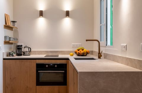 Coffee/tea facilities, kitchen