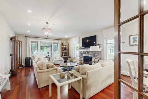 Steps to Crystal Lake! Group Getaway with Hot Tub House in Beulah