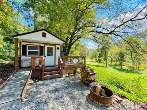 Misty Hollow Tiny Home Cottage House in Stecoah