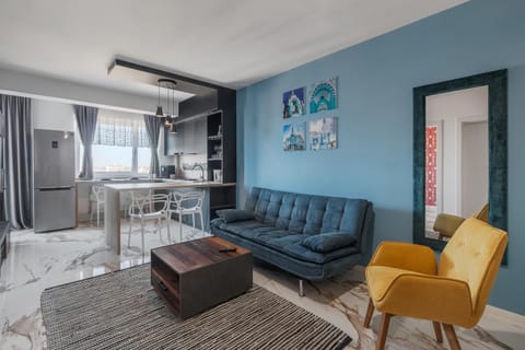 TV and multimedia, Kitchen or kitchenette, Living room
