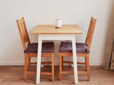 Bright Studio Near Paris Expo & Metro Elevator N92-113 Apartment in Vanves