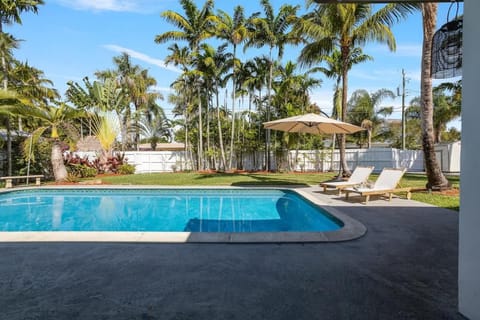 Modern Hollywood 3BR House Pool Jacuzzi House in Hollywood