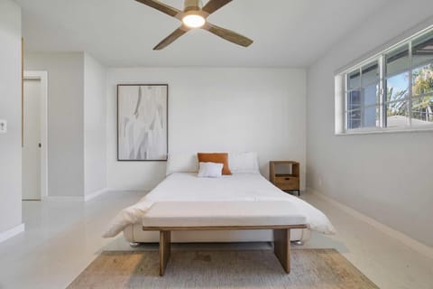 Modern Hollywood 3BR House Pool Jacuzzi House in Hollywood