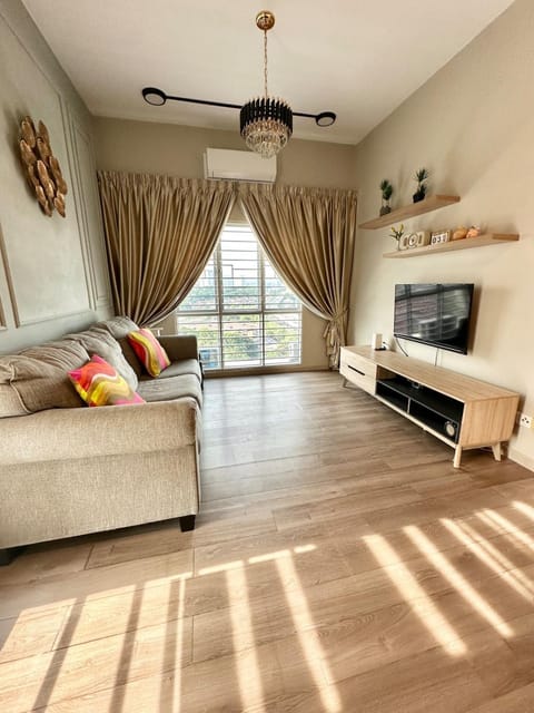 Communal lounge/ TV room, TV and multimedia, Living room, Seating area
