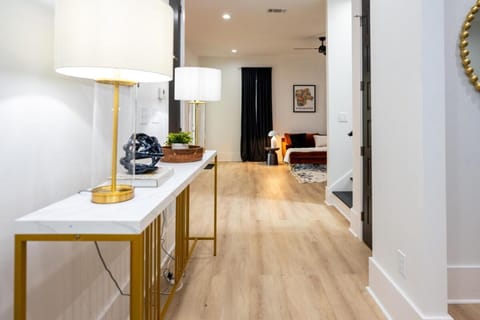 Luxe New Construction Home in Quiet Neighborhood House in New Orleans