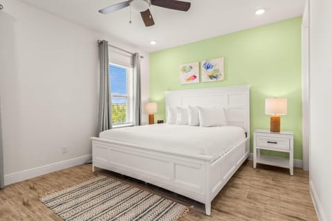 Waves of Relaxation - For 8 House in Bay Lake