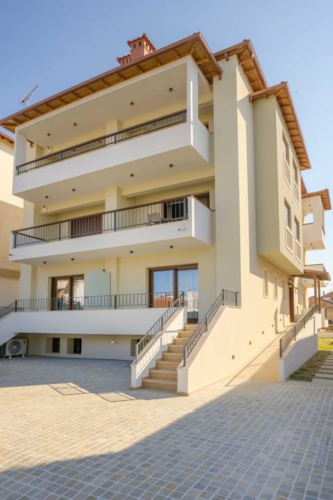 Property building, Balcony/Terrace
