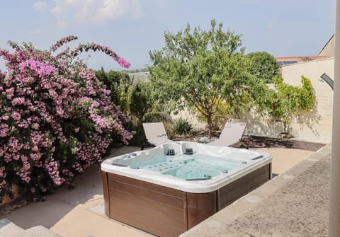 Day, Garden, Hot Tub, Garden view, internet, internet