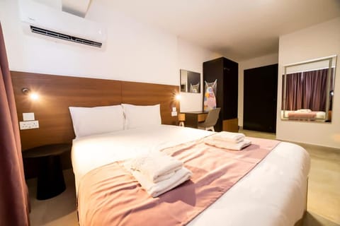 Stunning Studio with Sea & Country View - by HostMT Apartment in Saint Paul's Bay