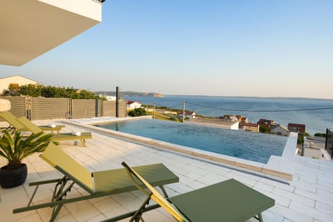 Patio, Day, Natural landscape, View (from property/room), Balcony/Terrace, Pool view, Sea view, Swimming pool, sunbed