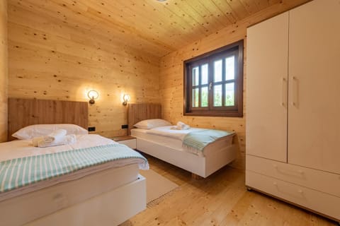 Bed, Bedroom, towels, wardrobe