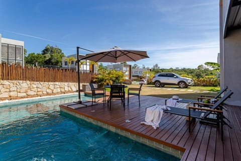 Pool view, Swimming pool, sunbed