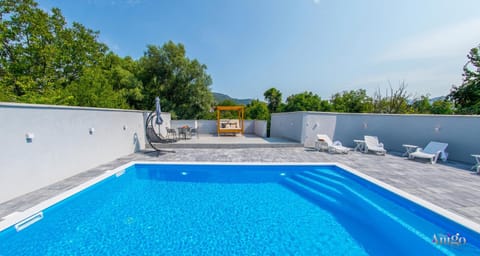 Pool view, Swimming pool, sunbed