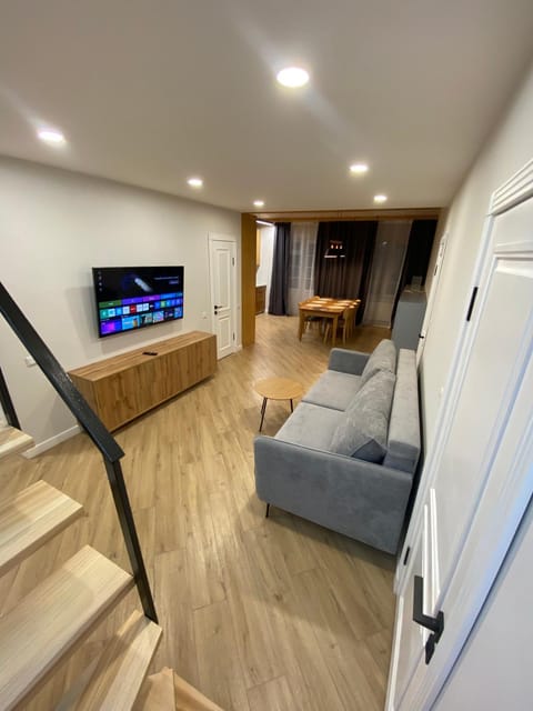 Communal lounge/ TV room, TV and multimedia, Living room, Seating area