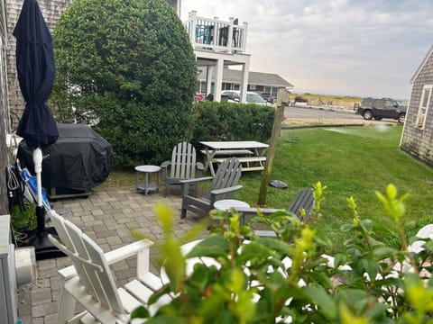 Charming Beachside Bungalow House in North Truro