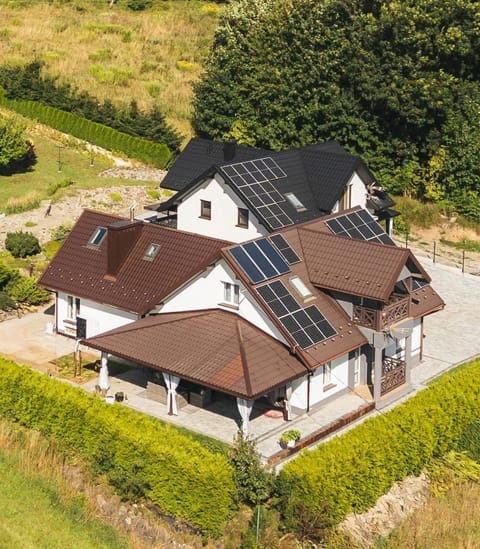 Property building, Natural landscape, Bird's eye view, Garden, pet friendly