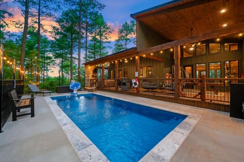 Swimming pool, Swimming pool