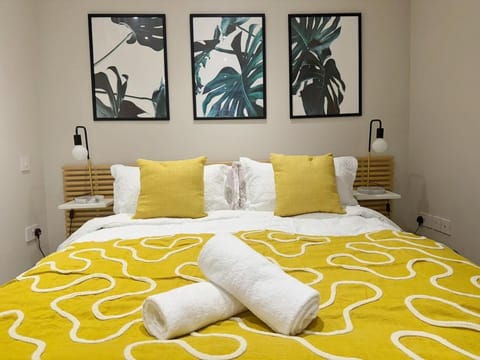 Central Bury Apartment with Private Entrance Apartment in Bury Saint Edmunds