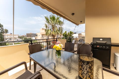 View (from property/room), Balcony/Terrace, Dining area