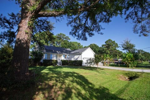 Property building, Natural landscape, Garden, Garden view