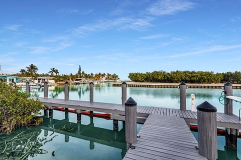 Natural landscape, Fishing, Sea view, Swimming pool, Sunrise