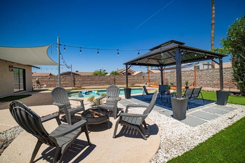 Seating area, Pool view, Swimming pool