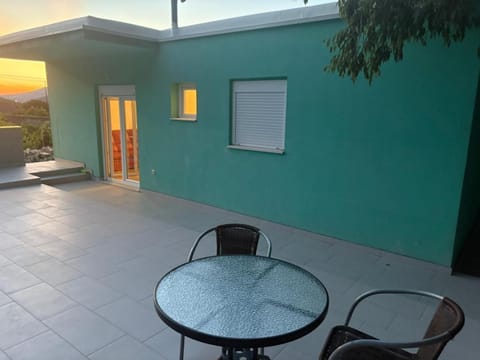 Balcony/Terrace, children, Family