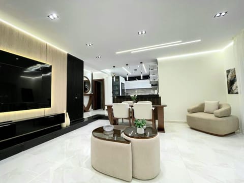 Communal lounge/ TV room, TV and multimedia, Living room, Seating area